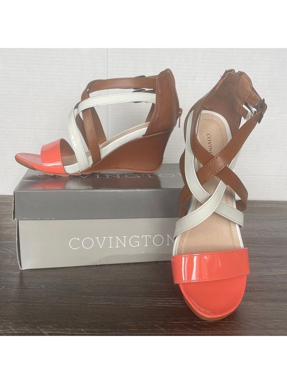 NIB Covington Camelia Strappy Dress Sandals Size 7 Coral Brown White Casual